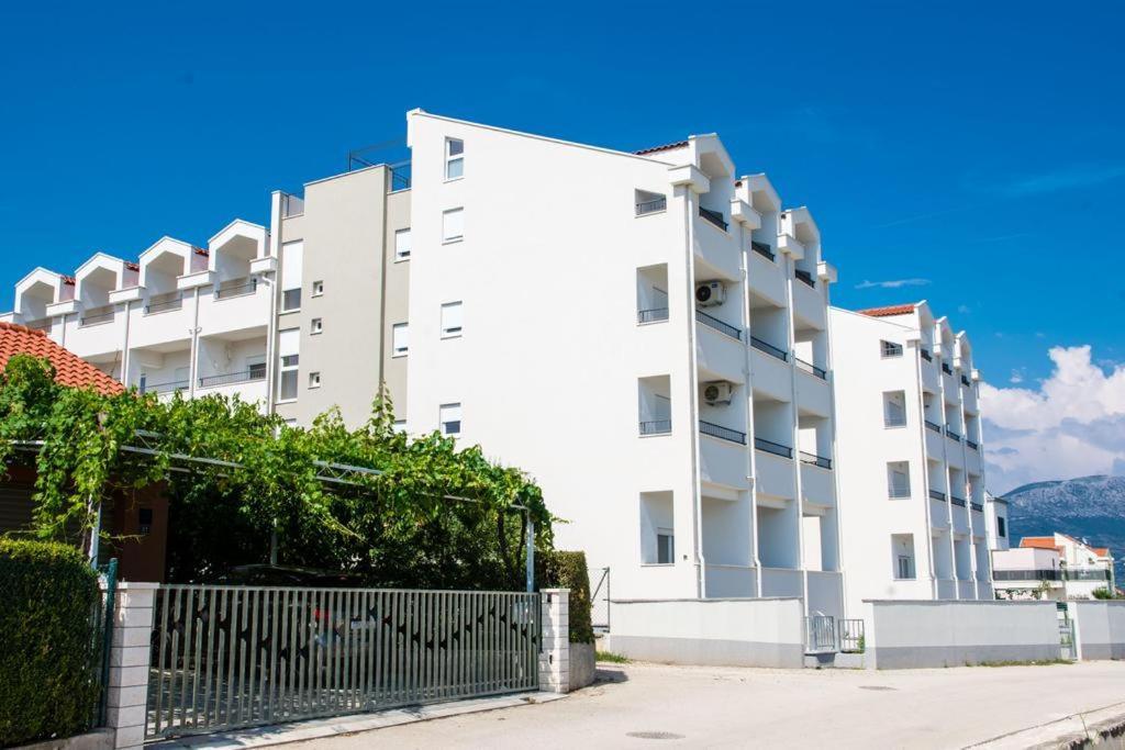 Terrace Apartment Danny Kaštela Zewnętrze zdjęcie